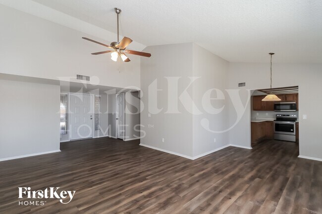 8603 W Diana Ave Peoria, AZ 85345 photo 5