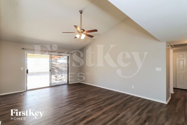 8603 W Diana Ave Peoria, AZ 85345 photo 2
