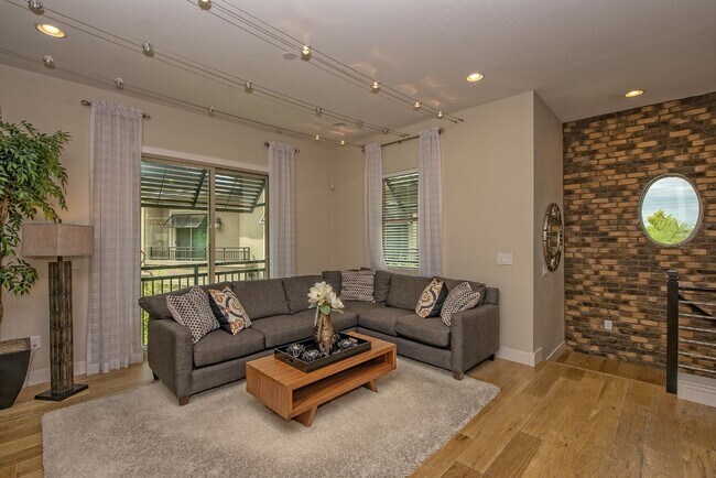 6565 E Thomas Rd Scottsdale, AZ 85251 photo 2