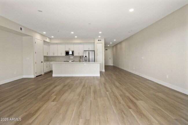 7126 E Osborn Rd Scottsdale, AZ 85251 photo 2