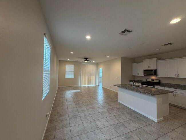 36987 N Sidewinder Dr San Tan Valley, AZ 85140 photo 3