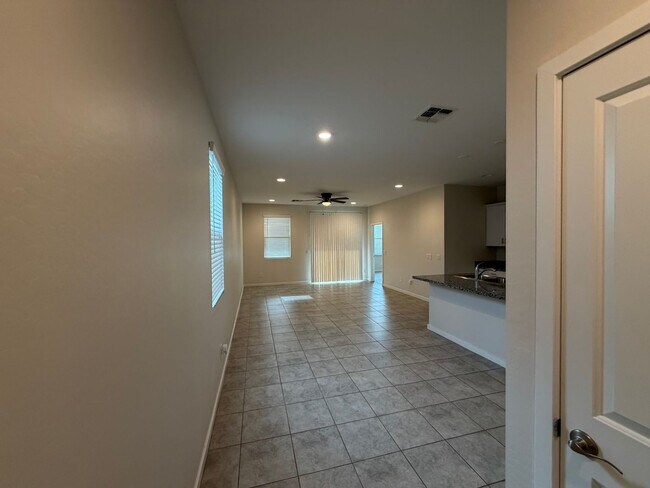 36987 N Sidewinder Dr San Tan Valley, AZ 85140 photo 2