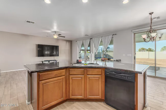 6924 W Southgate Ave Phoenix, AZ 85043 photo 5
