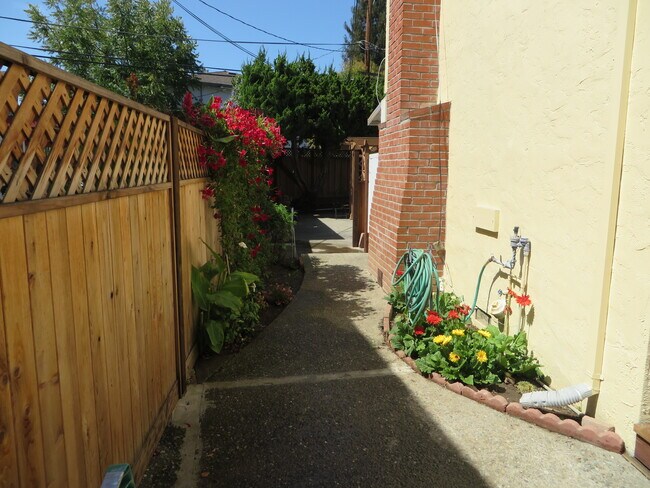 433 Vasquez Ct Sunnyvale, CA 94086 photo 3