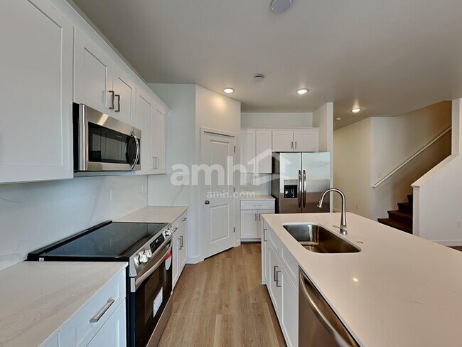 18480 W Cottontail Ln Surprise, AZ 85387 photo 3