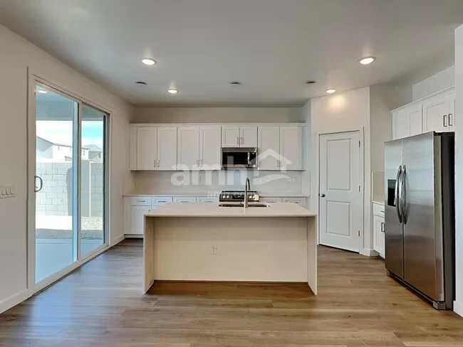 18480 W Cottontail Ln Surprise, AZ 85387 photo 4