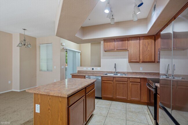 240 W Juniper Ave Gilbert, AZ 85234 photo 2