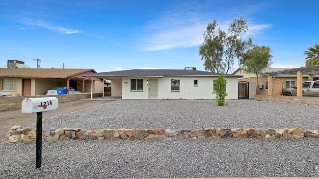 1216 E Desert Park Ln Phoenix, AZ 85020 photo 4
