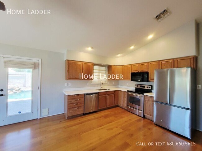 11520 W Citrus Grove Way Avondale, AZ 85392 photo 5