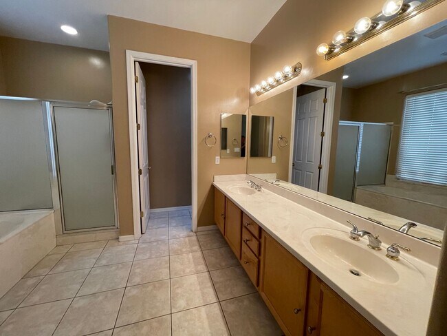 3127 E Amber Ridge Way Phoenix, AZ 85048 photo 4