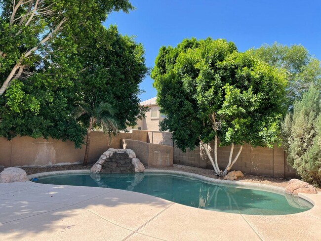 3127 E Amber Ridge Way Phoenix, AZ 85048 photo 2