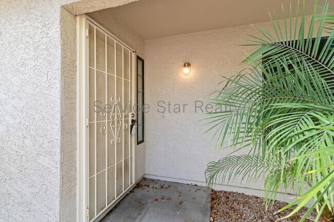 921 S Val Vista Dr Mesa, AZ 85204 photo 4