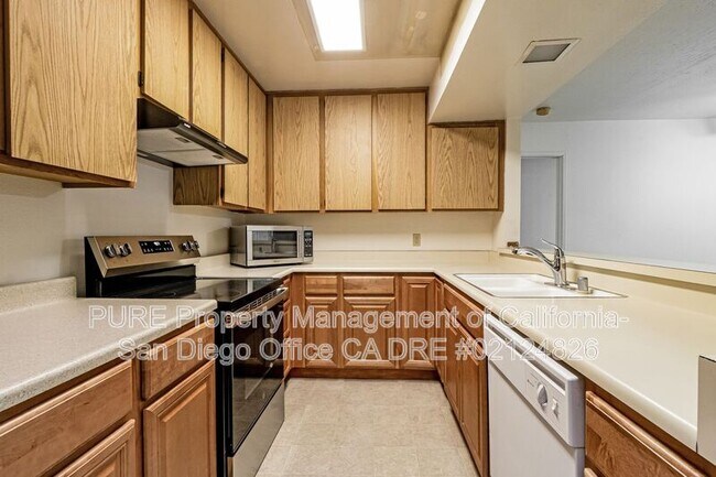4075 Rosenda Ct San Diego, CA 92122 photo 4