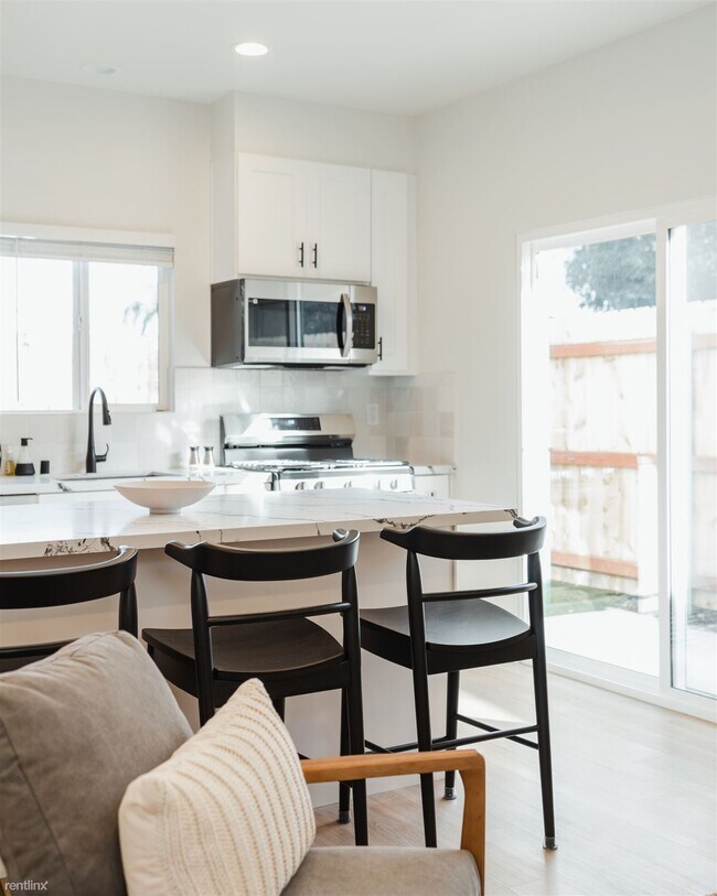 6214 Pembroke Dr San Diego, CA 92115