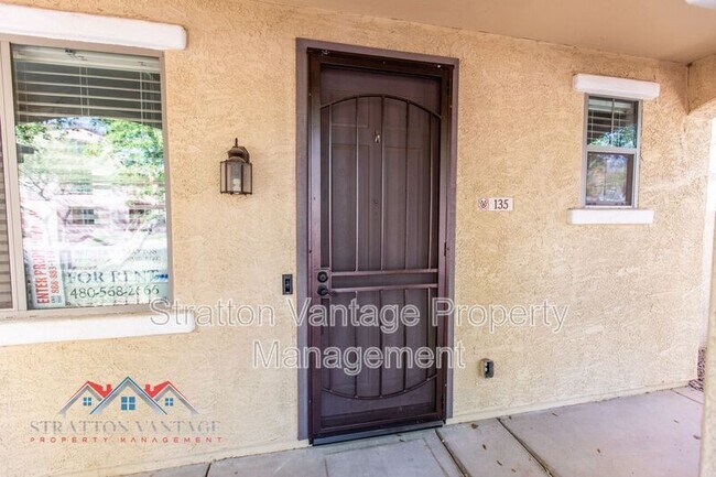 135 E Catclaw St Gilbert, AZ 85296 photo 5