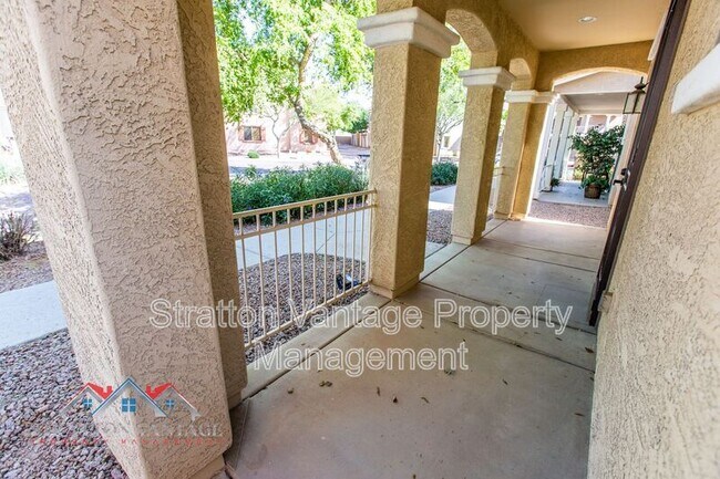 135 E Catclaw St Gilbert, AZ 85296 photo 4