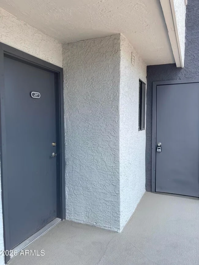 1215 E Lemon St Tempe, AZ 85281 photo 2