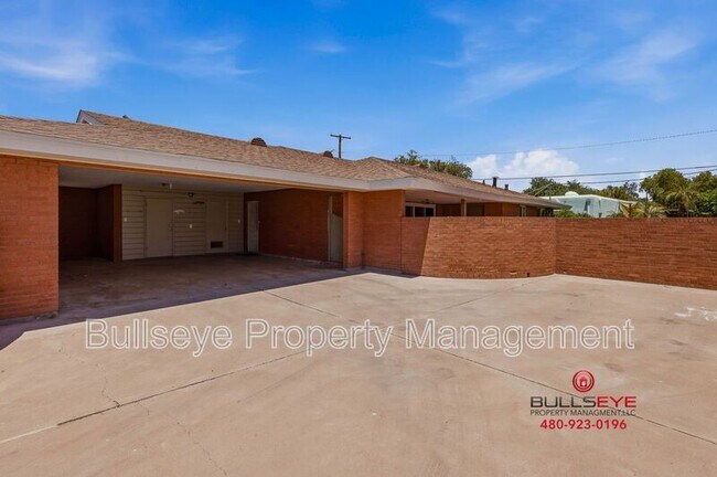 1617 W Flower Cir N Phoenix, AZ 85015 photo 3