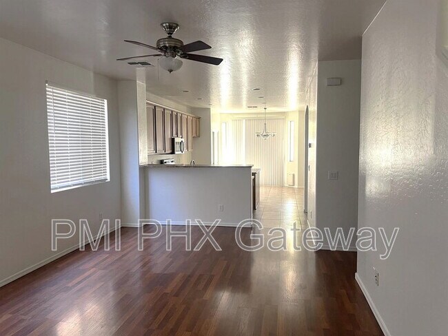 4196 S Mariposa Dr Gilbert, AZ 85297 photo 3