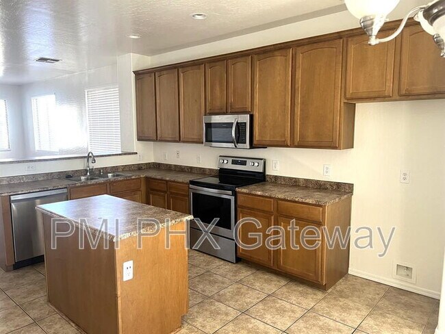 4196 S Mariposa Dr Gilbert, AZ 85297 photo 4