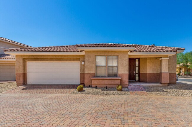 13569 W Cypress St Goodyear, AZ 85395 photo 2