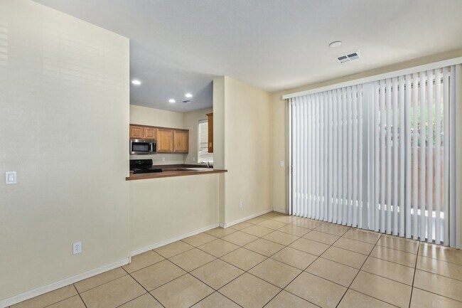 13569 W Cypress St Goodyear, AZ 85395 photo 4