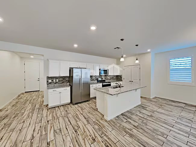 16657 W Jenan Dr Surprise, AZ 85388 photo 3