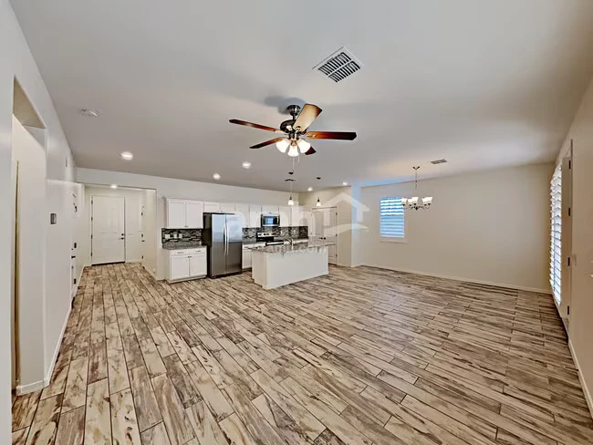 16657 W Jenan Dr Surprise, AZ 85388 photo 5