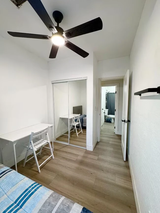 1845 E Monroe St Phoenix, AZ 85034 photo 2