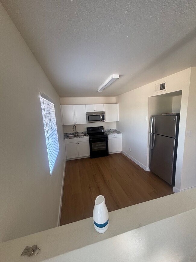 7160 N 53rd Ave Glendale, AZ 85301 photo 2