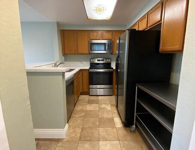 3915 Nobel Dr San Diego, CA 92122 photo 3