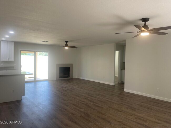 2920 E Michelle Dr Phoenix, AZ 85032 photo 5