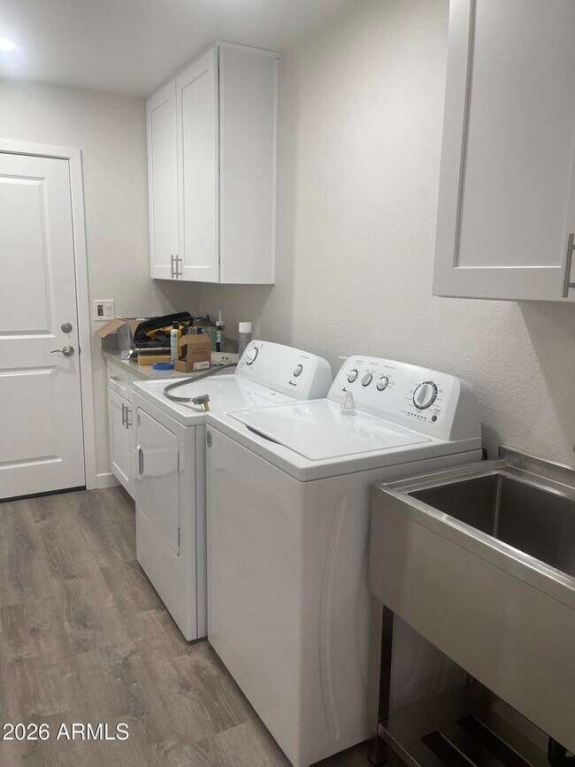 2920 E Michelle Dr Phoenix, AZ 85032 photo 4