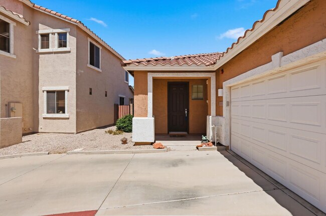 881 S Porter St Gilbert, AZ 85296 photo 2