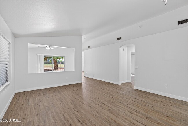 1365 E Betsy Ln Gilbert, AZ 85296 photo 5