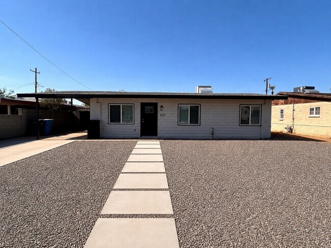 849 W Mitchell Dr photo 3