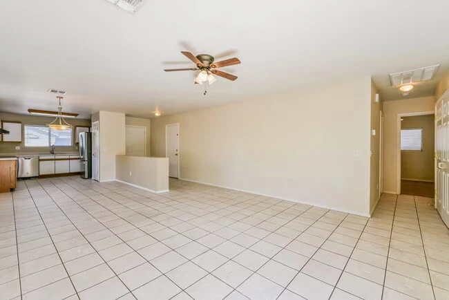 2200 E Spruce Dr Chandler, AZ 85286 photo 4