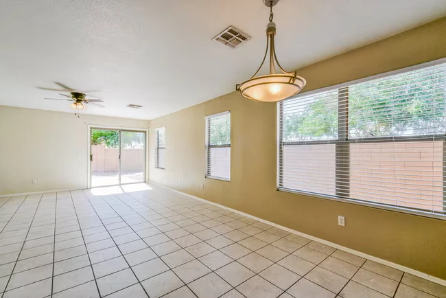 2200 E Spruce Dr Chandler, AZ 85286 photo 5