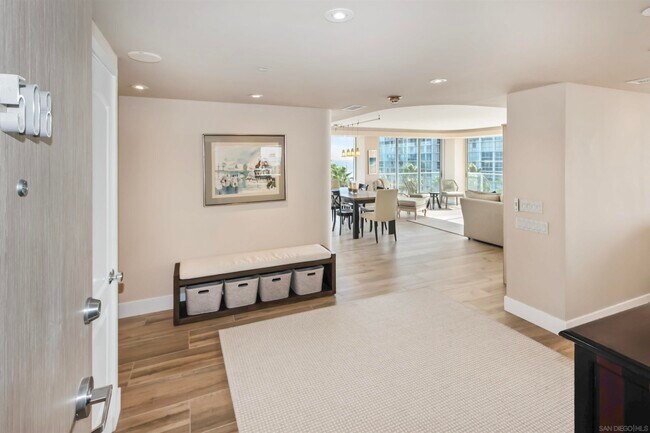 1810 Avenida Del Mundo Coronado, CA 92118 photo 2