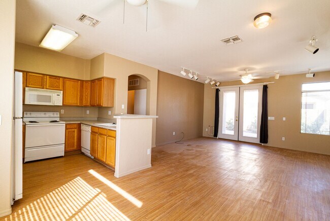 778 S Jesse St photo 4