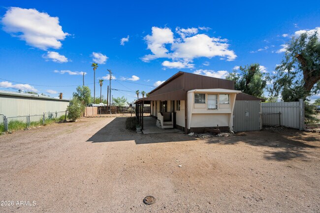 2055 W Gregory St photo 2