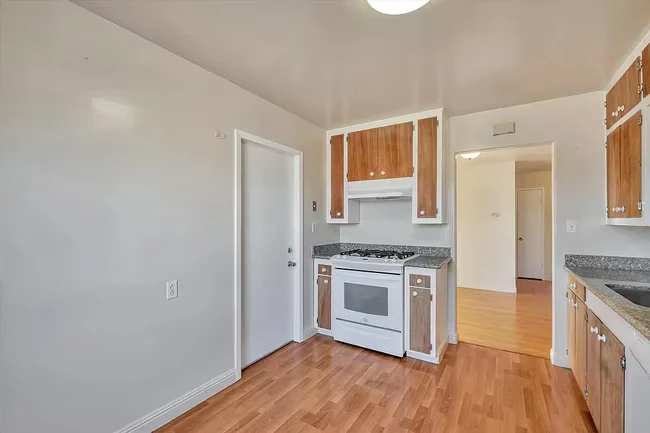 404 Shirley Ave Hayward, CA 94541 photo 3