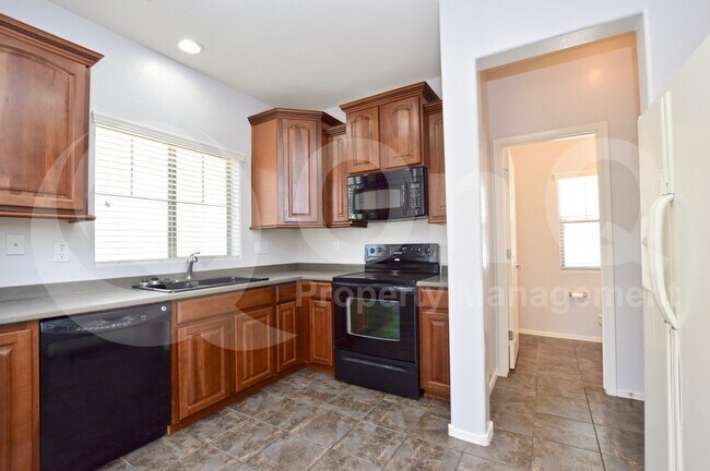 553 N Ranger Trl photo 4