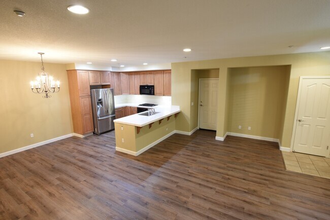 827 Gaspar Vis San Jose, CA 95126 photo 2