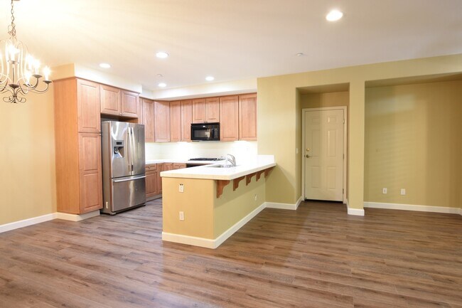 827 Gaspar Vis San Jose, CA 95126 photo 3