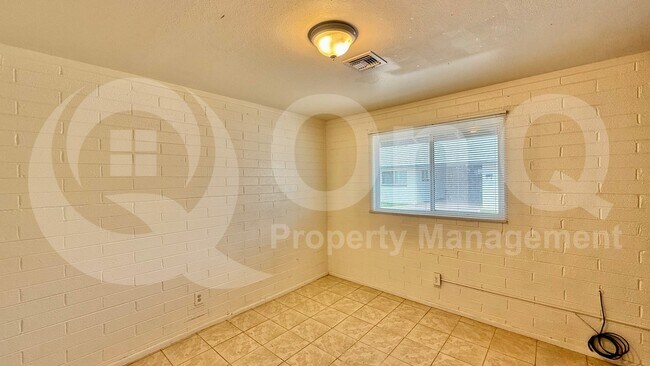 3122 E Hubbell St Phoenix, AZ 85008 photo 2