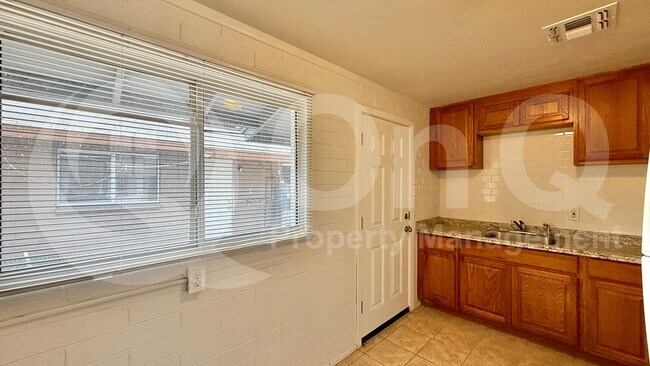 3122 E Hubbell St Phoenix, AZ 85008 photo 5
