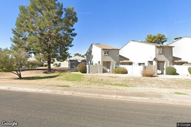 264 E Betty Elyse Ln Phoenix, AZ 85022 photo 2