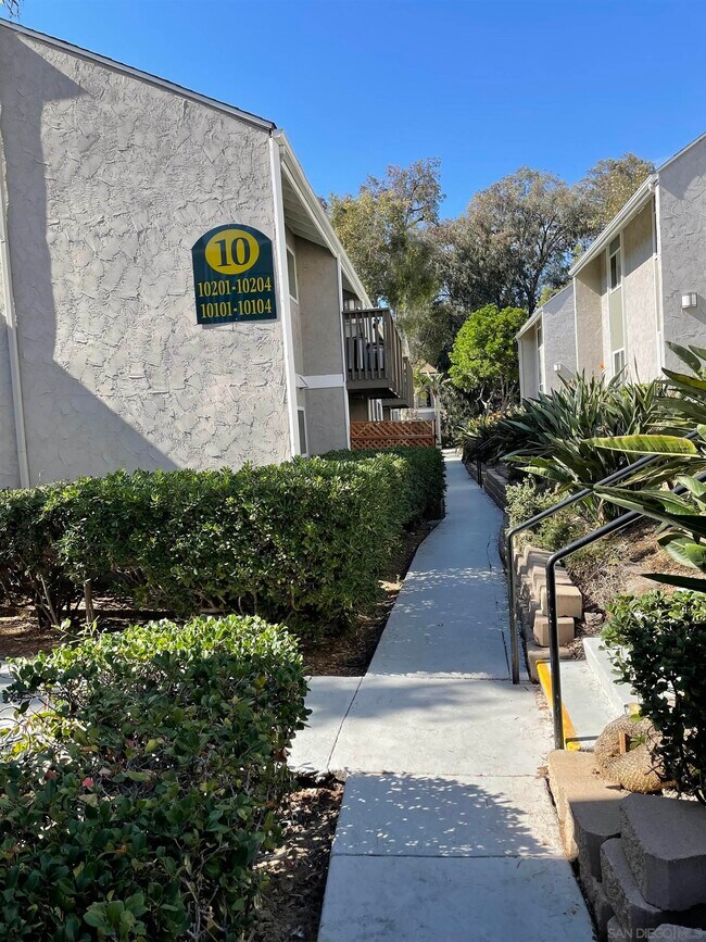 6333 College Grove Way San Diego, CA 92115 photo 2