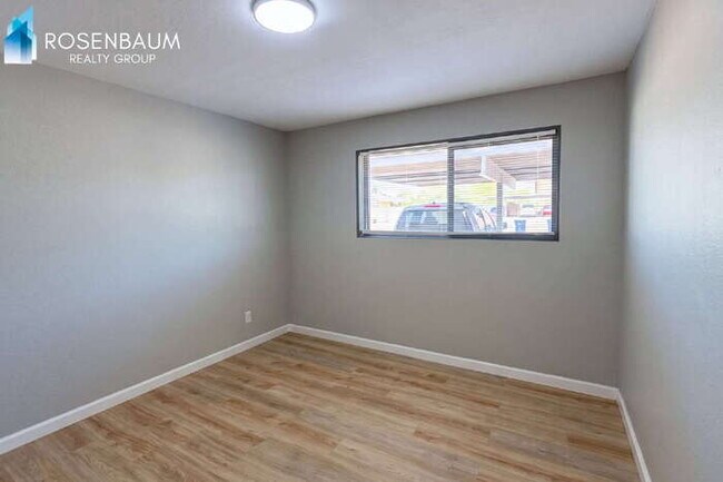 1925 W Village Dr Phoenix, AZ 85023 photo 2